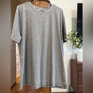 Strato Tech Tee
Color: Heather Grey
Size: XL